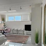Artist House Apartment