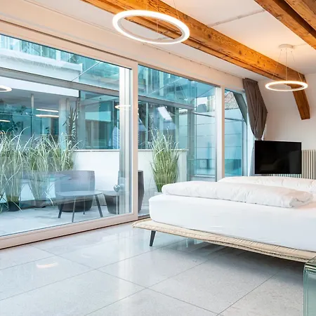 Apartment Artist House *