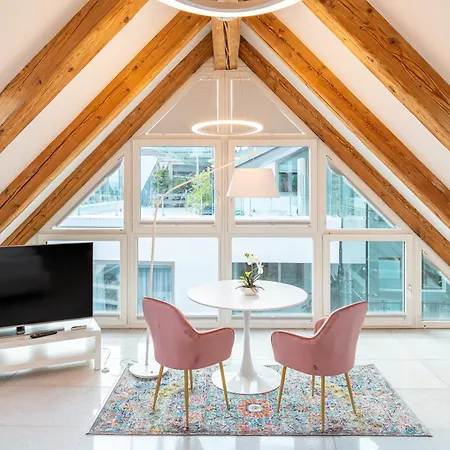 Apartment Artist House *