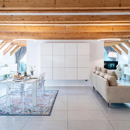 Apartment Artist House