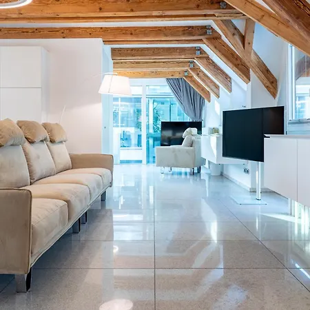 Lägenhet Artist House Merano