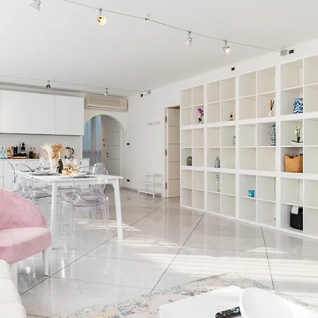 Artist House *