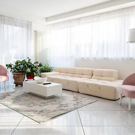 Artist House Apartment