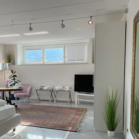 Artist House Apartment