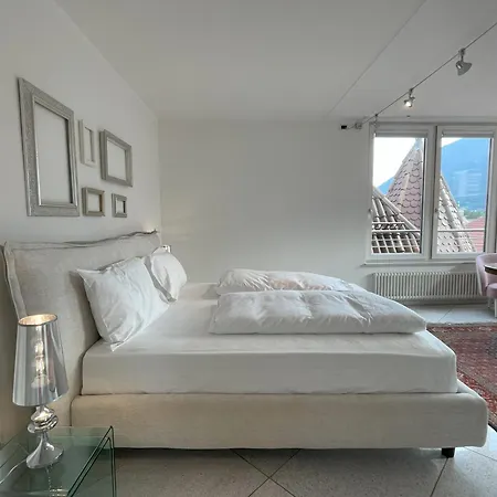 Artist House Apartment *