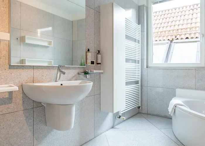 Artist House Apartment *