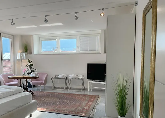 Artist House Apartment